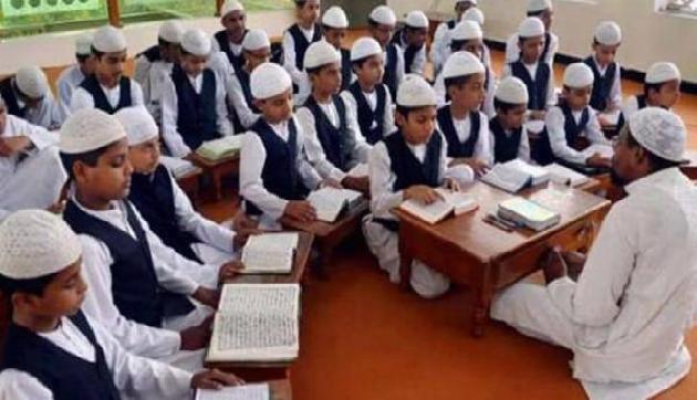 BJP सरकार ने मदरसों पर कसा शिकंजा, उठाया बड़ा कदम BJP सरकार ने मदरसों पर कसा शिकंजा, उठाया बड़ा कदम