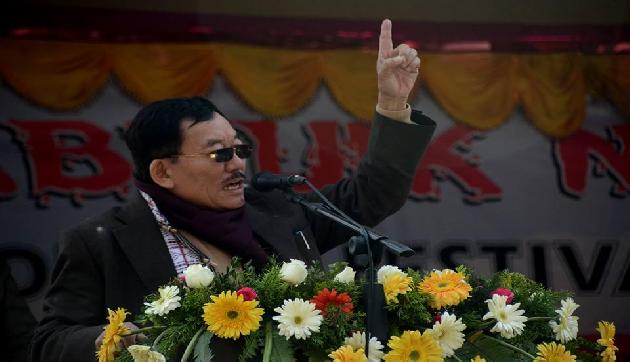 पहले 62 साल तक ही जीते थे, चामलिंग के राज में 72 साल जीने लगे लोग!
पहले 62 साल तक ही जीते थे, चामलिंग के राज में 72 साल जीने लगे लोग!