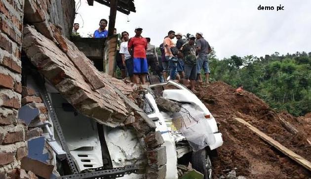 नागालैंड में तेज बारिश के बाद भूस्खलन, एक की मौत, तीन घायल नागालैंड में तेज बारिश के बाद भूस्खलन, एक की मौत, तीन घायल