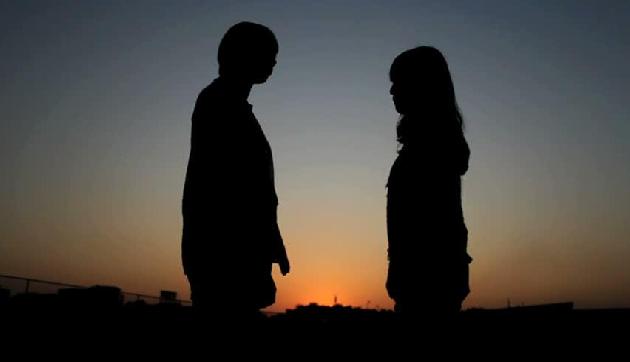 जालिम गर्लफ्रेंड से पीछा छुड़ाने के लिए बाॅयफ्रेंड ने किया वो काम जानकर रह जाएंगे दंग जालिम गर्लफ्रेंड से पीछा छुड़ाने के लिए बाॅयफ्रेंड ने किया वो काम जानकर रह जाएंगे दंग