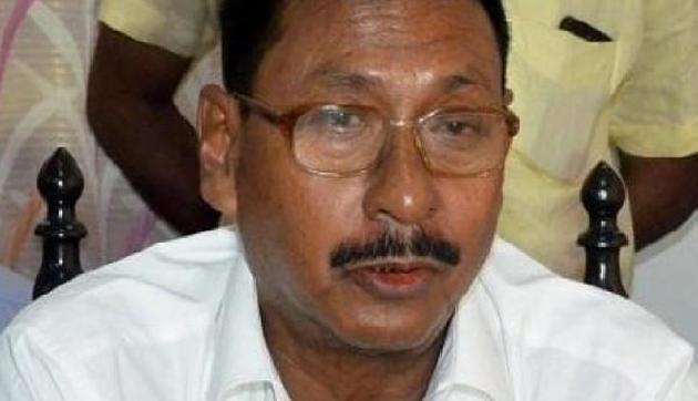 रिटायर्ड टीचर को फटकार लगाने से नाराज लोगों ने रेल मंत्री से की माफी की मांग रिटायर्ड टीचर को फटकार लगाने से नाराज लोगों ने रेल मंत्री से की माफी की मांग