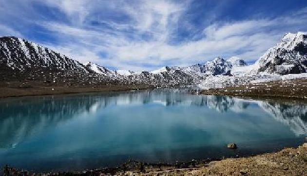 17,000 फुट ऊंचाई पर है सिक्किम का यह लेक, आकर रोमांच से भर जाएंगे आप 17,000 फुट ऊंचाई पर है सिक्किम का यह लेक, आकर रोमांच से भर जाएंगे आप