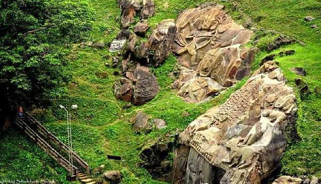 रहस्यमय है ये जगह, यहां बनी लाखों मूर्तियां, आज तक कोई नहीं जान सका इसका राज रहस्यमय है ये जगह, यहां बनी लाखों मूर्तियां, आज तक कोई नहीं जान सका इसका राज