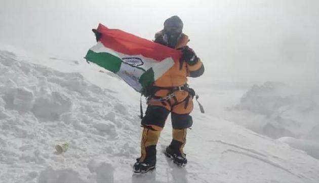 चार बच्चों की मां ने किया ऐसा कमाल, जानकर रह जाएंगे हैरान चार बच्चों की मां ने किया ऐसा कमाल, जानकर रह जाएंगे हैरान