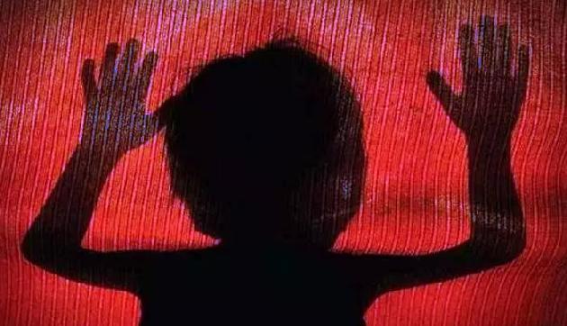 नाबालिक के साथ सामूहिक बलात्कार, दरिंदों ने सोशल मीडिया पर वायरल किया वीडियो नाबालिक के साथ सामूहिक बलात्कार, दरिंदों ने सोशल मीडिया पर वायरल किया वीडियो