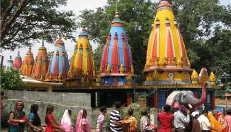 इस मंदिर में करते हैं बिना सिर वाली देवी की पूजा, उमड़ती है भक्तों की भीड़ इस मंदिर में करते हैं बिना सिर वाली देवी की पूजा, उमड़ती है भक्तों की भीड़
