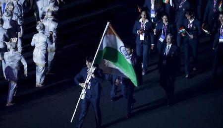 Asian Games 2018: ओपनिंग सेरेमनी में नीरज ने थामा तिरंगा, 524 खिलाड़ी दिखाएंगे दम Asian Games 2018: ओपनिंग सेरेमनी में नीरज ने थामा तिरंगा, 524 खिलाड़ी दिखाएंगे दम