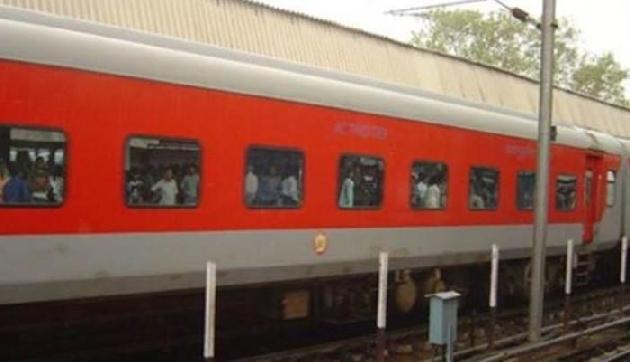 असम को नव वर्ष पर रेलवे की सौगात, इस क्षेत्र के लोगों को मिलेगी नई ट्रेन असम को नव वर्ष पर रेलवे की सौगात, इस क्षेत्र के लोगों को मिलेगी नई ट्रेन