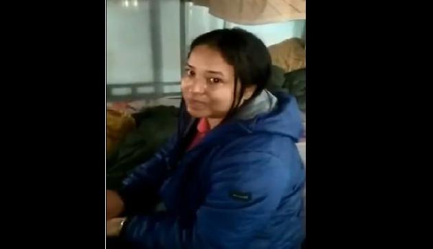 सेना ने बचाई जान, महिला ने भावुक होते हुए कहाः थैंक्यू इंडियन आर्मी सेना ने बचाई जान, महिला ने भावुक होते हुए कहाः थैंक्यू इंडियन आर्मी