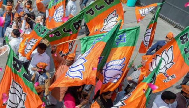 भाजपा विधायक की धमकी, आसू नेता से की एक करोड़ क्षतिपूर्ति की मांग भाजपा विधायक की धमकी, आसू नेता से की एक करोड़ क्षतिपूर्ति की मांग