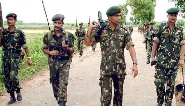 सेना की बड़ी कामयाबी, आतंकवादी कैंप को किया तबाह, इतनों को किया गिरफ्तार सेना की बड़ी कामयाबी, आतंकवादी कैंप को किया तबाह, इतनों को किया गिरफ्तार