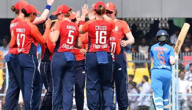 महिला क्रिकेट: भारत 1 रन से हारा, इंग्लैंड ने की 3-0 से क्लीन स्वीप महिला क्रिकेट: भारत 1 रन से हारा, इंग्लैंड ने की 3-0 से क्लीन स्वीप