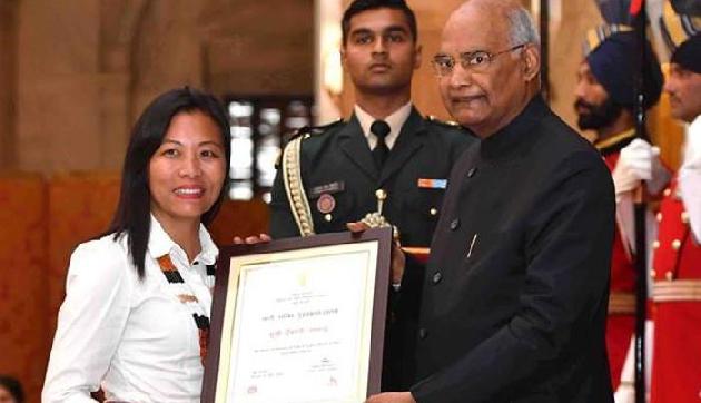 नागालैंड की हेकानी ने अपने इस काम से बदल दी महिलाओं की जिंदगी, मिला नारी शक्ति पुरस्कार नागालैंड की हेकानी ने अपने इस काम से बदल दी महिलाओं की जिंदगी, मिला नारी शक्ति पुरस्कार