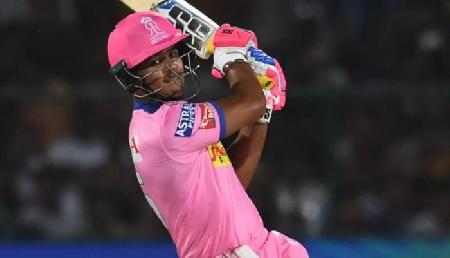 IPL: धोनी ने रियान को किया आउट, कभी उसके पिता को भी बनाया था शिकार IPL: धोनी ने रियान को किया आउट, कभी उसके पिता को भी बनाया था शिकार