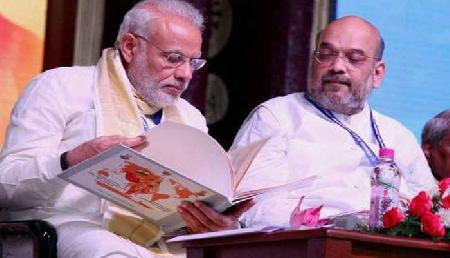 पेट्रोल-डीजल की कीमतों को लेकर बड़ा कदम उठाने की तैयारी में मोदी सरकार, कीमत में होगी भारी कटौती पेट्रोल-डीजल की कीमतों को लेकर बड़ा कदम उठाने की तैयारी में मोदी सरकार, कीमत में होगी भारी कटौती