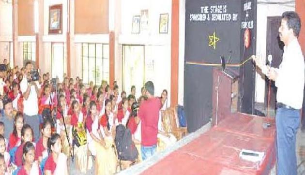 अब लड़कियों को साइबर ब्लैकमेल करना हुआ मुश्किल, जानिए कैसे
अब लड़कियों को साइबर ब्लैकमेल करना हुआ मुश्किल, जानिए कैसे