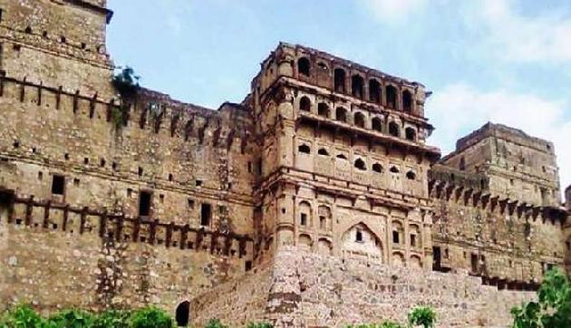 इस गढ़ के भीतर अचानक गायब हो गई पूरी बारात, सच्चाई जानकर रह जाएंगे दंग
इस गढ़ के भीतर अचानक गायब हो गई पूरी बारात, सच्चाई जानकर रह जाएंगे दंग