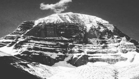 कैलाश पर्वत पर आखिर क्यों नहीं चढ़ पाते हैं लोग, जानिए क्या है कारण कैलाश पर्वत पर आखिर क्यों नहीं चढ़ पाते हैं लोग, जानिए क्या है कारण