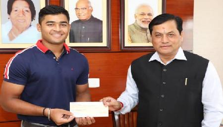 इस आईपीएल स्टार ने बाढ़ पीडि़तों की मदद के लिए दान किए इतने रुपए
इस आईपीएल स्टार ने बाढ़ पीडि़तों की मदद के लिए दान किए इतने रुपए