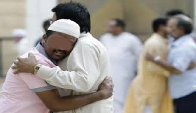 अनोखी मिशाल! मुस्लिम युवक ने अपने हिंदू धर्म पिता का किया दाह संस्कार अनोखी मिशाल! मुस्लिम युवक ने अपने हिंदू धर्म पिता का किया दाह संस्कार