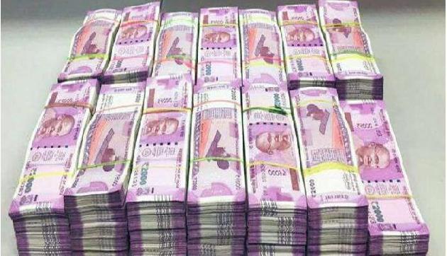 दुबई में नहीं मिली नौकरी, पत्नी से उधार लेकर किया ऐसा, बन गया 28 करोड़ का मालिक
दुबई में नहीं मिली नौकरी, पत्नी से उधार लेकर किया ऐसा, बन गया 28 करोड़ का मालिक