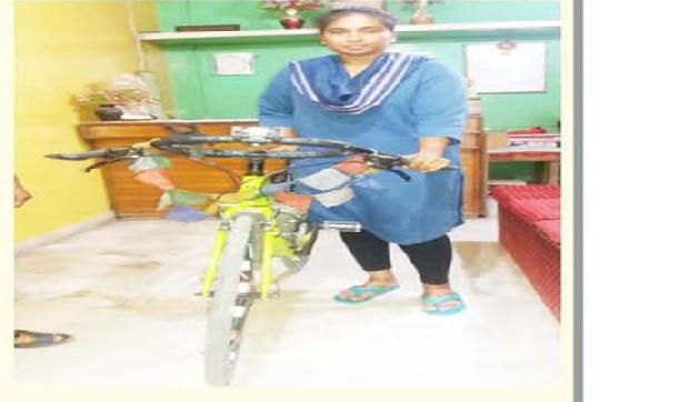 तीस हजार किलोमीटर से साईकिल की सवारी कर अनोखा रिकार्ड बनाएगी ये महिला, जानिए पूरी खबर तीस हजार किलोमीटर से साईकिल की सवारी कर अनोखा रिकार्ड बनाएगी ये महिला, जानिए पूरी खबर