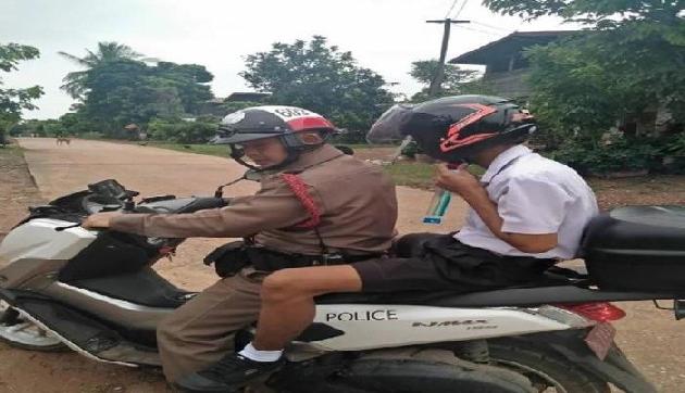 दादी ने पोते के इस गलती के कारण बुलाई पुलिस, फिर जो हुआ उसे जानकर हंसी नही रोक पाएंगे आप दादी ने पोते के इस गलती के कारण बुलाई पुलिस, फिर जो हुआ उसे जानकर हंसी नही रोक पाएंगे आप