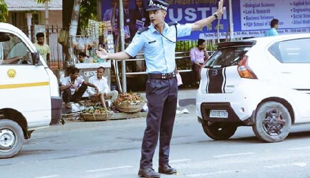 ट्रैफिक पुलिस ने जारी किया नोटिस, 15 अगस्त पर इन इलाकों से होकर गुजरेंगे वाहन ट्रैफिक पुलिस ने जारी किया नोटिस, 15 अगस्त पर इन इलाकों से होकर गुजरेंगे वाहन