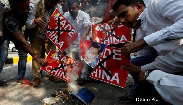 पाकिस्तान का साथ देने पर एकजुट हुए भारत के व्यापारी, चाइनीज सामानों का किया बहिष्कार पाकिस्तान का साथ देने पर एकजुट हुए भारत के व्यापारी, चाइनीज सामानों का किया बहिष्कार