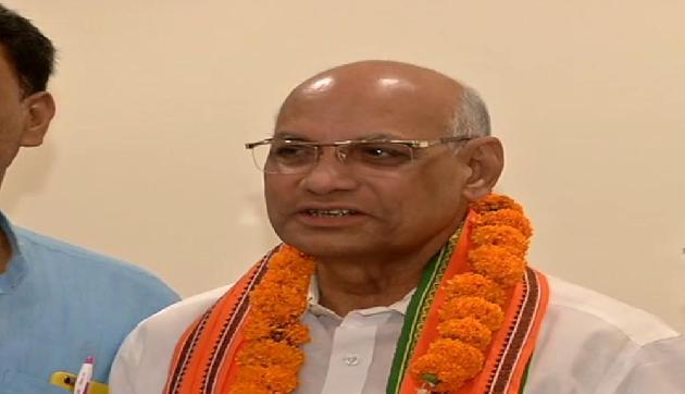 अपने राज्य पहुंचते ही भावुक हो गए Tripura के राज्यपाल, दी ऐसी प्रतिक्रिया अपने राज्य पहुंचते ही भावुक हो गए Tripura के राज्यपाल, दी ऐसी प्रतिक्रिया