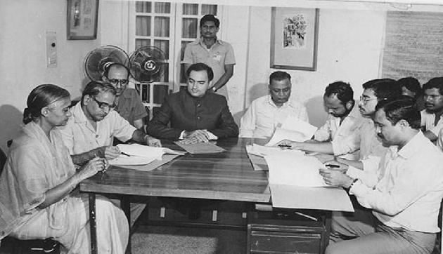 इस लेखिका का दावा, राजीव गांधी ने दूषित की असम की राजनीति इस लेखिका का दावा, राजीव गांधी ने दूषित की असम की राजनीति