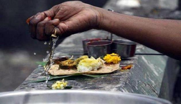 मुसलमानों ने वैदिक मंत्रों के साथ किया कुछ ऐसा जिसने पेश की मिसाल, प्रशासन के भी उड़ा दिए होश मुसलमानों ने वैदिक मंत्रों के साथ किया कुछ ऐसा जिसने पेश की मिसाल, प्रशासन के भी उड़ा दिए होश