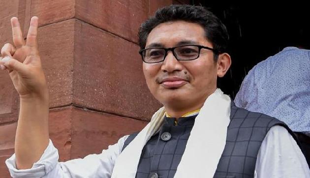 BJP का ये तेज तर्रार सांसद बताएगा धारा 370 के बारे में, पढ़िए पूरी खबर BJP का ये तेज तर्रार सांसद बताएगा धारा 370 के बारे में, पढ़िए पूरी खबर