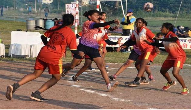 Handball Championship ःइन राज्यों ने दी असम और मणिपुर को मात Handball Championship ःइन राज्यों ने दी असम और मणिपुर को मात