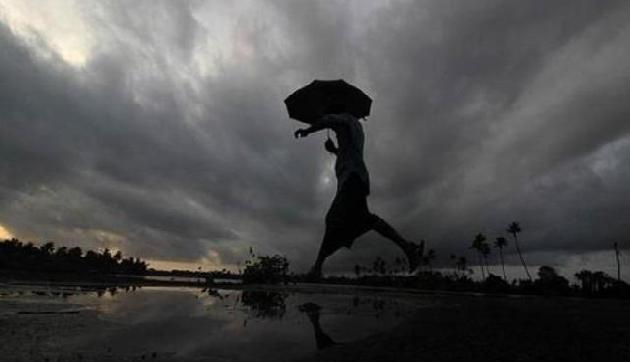 कई राज्यों में आंधी और तूफान के आसार, होगी झमाझम बारिश
कई राज्यों में आंधी और तूफान के आसार, होगी झमाझम बारिश