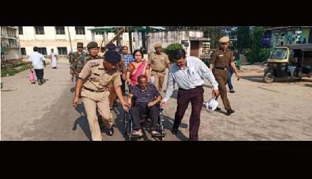164 करोड़ के घोटाले के आरोपी की हिरासत में तबियत बिगड़ी, आईसीयू में भर्ती, पुलिस पर लगा गंभीर आरोप 164 करोड़ के घोटाले के आरोपी की हिरासत में तबियत बिगड़ी, आईसीयू में भर्ती, पुलिस पर लगा गंभीर आरोप