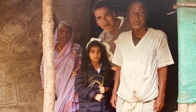 जब बूढ़े कपल के घर पानी पीने पहुंच गए अक्षय कुमार, इसके बाद हुआ ऐसा जब बूढ़े कपल के घर पानी पीने पहुंच गए अक्षय कुमार, इसके बाद हुआ ऐसा