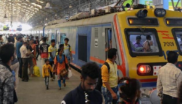 यात्रीगण ध्यान दें! बढ़ने वाला है रेल किराया, सरकार ने कर ली इतनी बड़ी तैयारी यात्रीगण ध्यान दें! बढ़ने वाला है रेल किराया, सरकार ने कर ली इतनी बड़ी तैयारी