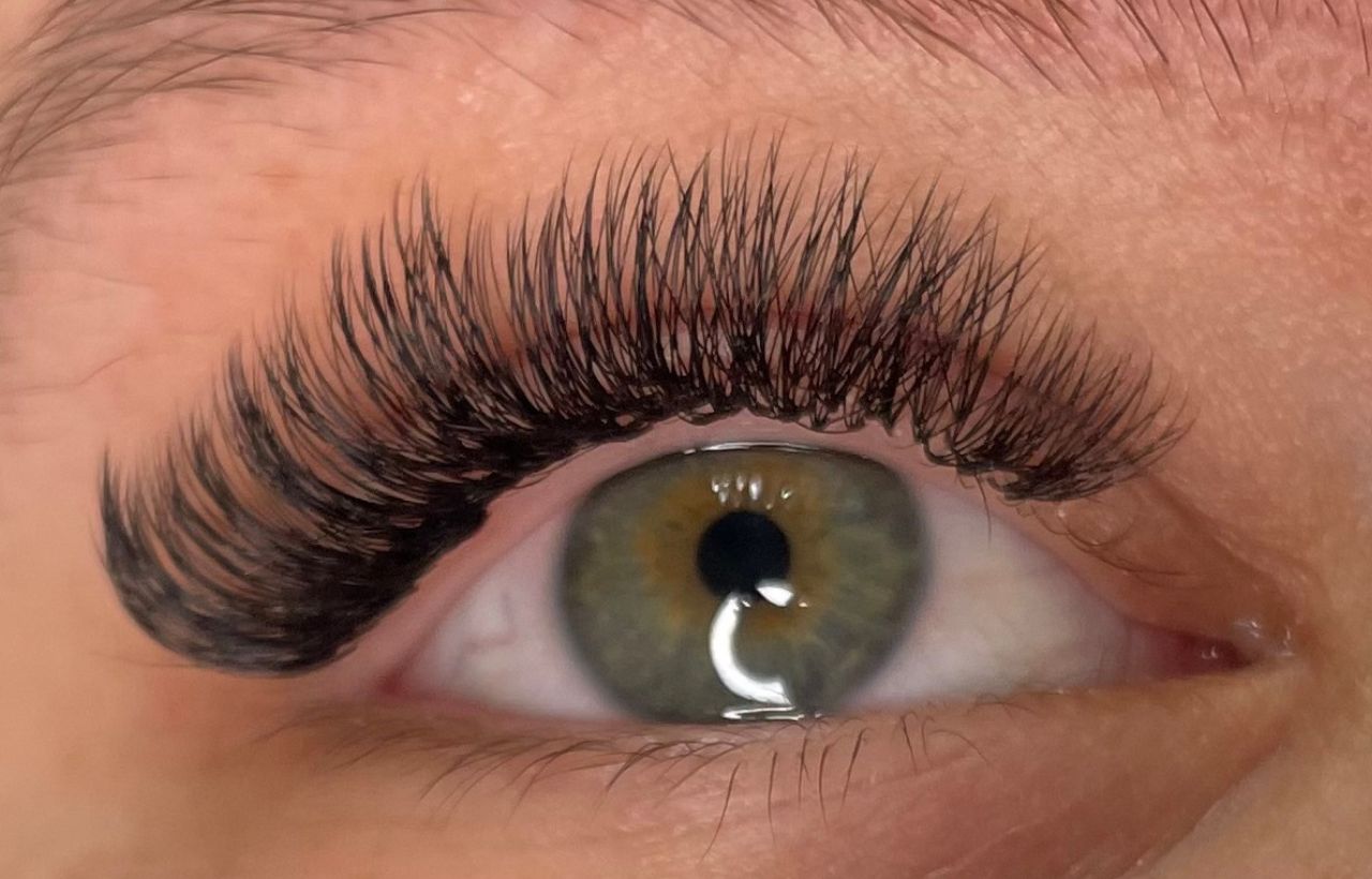 Natural Cat Eye Eyelash Extensions