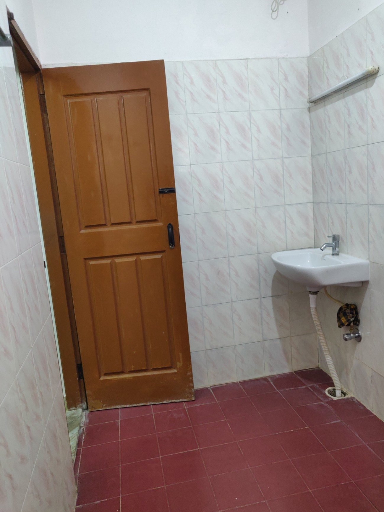 https://s3.ap-south-1.amazonaws.com/fmr.prod.media/angag-1644117364569-27840