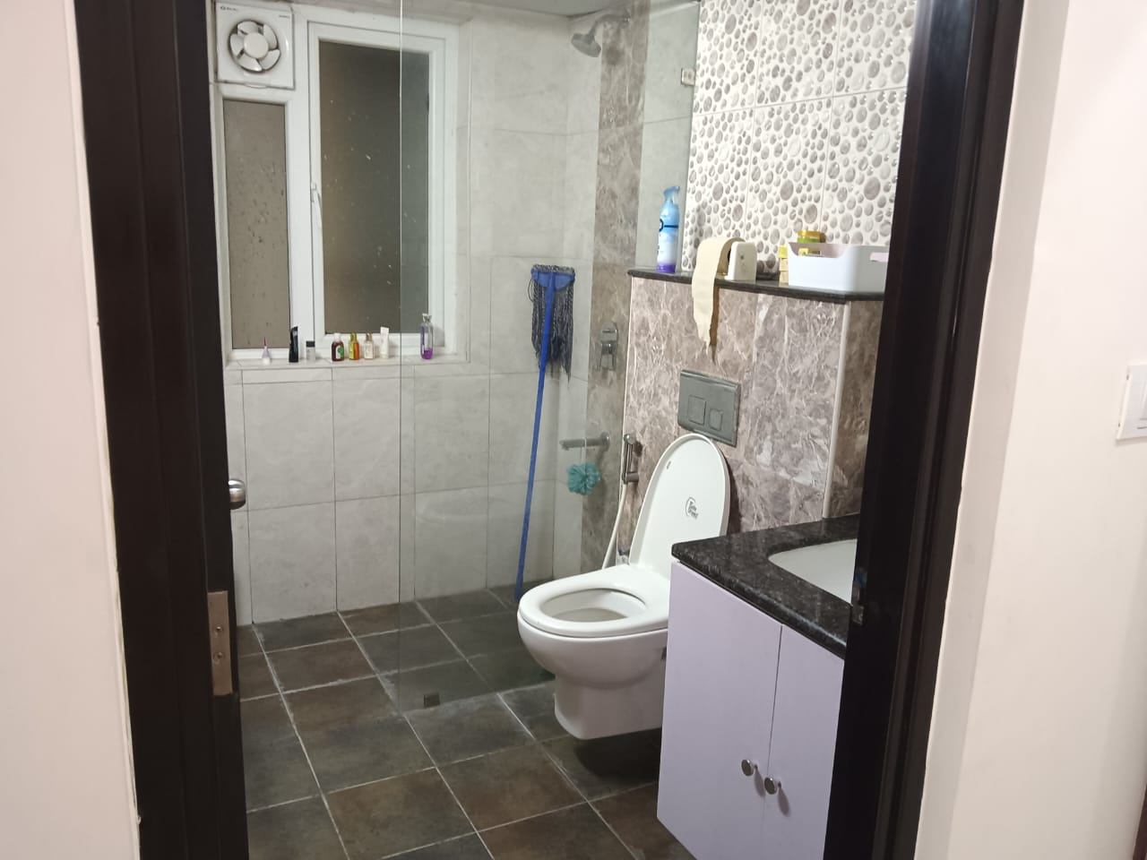 https://s3.ap-south-1.amazonaws.com/fmr.prod.media/awnuq-1723208616842-72063