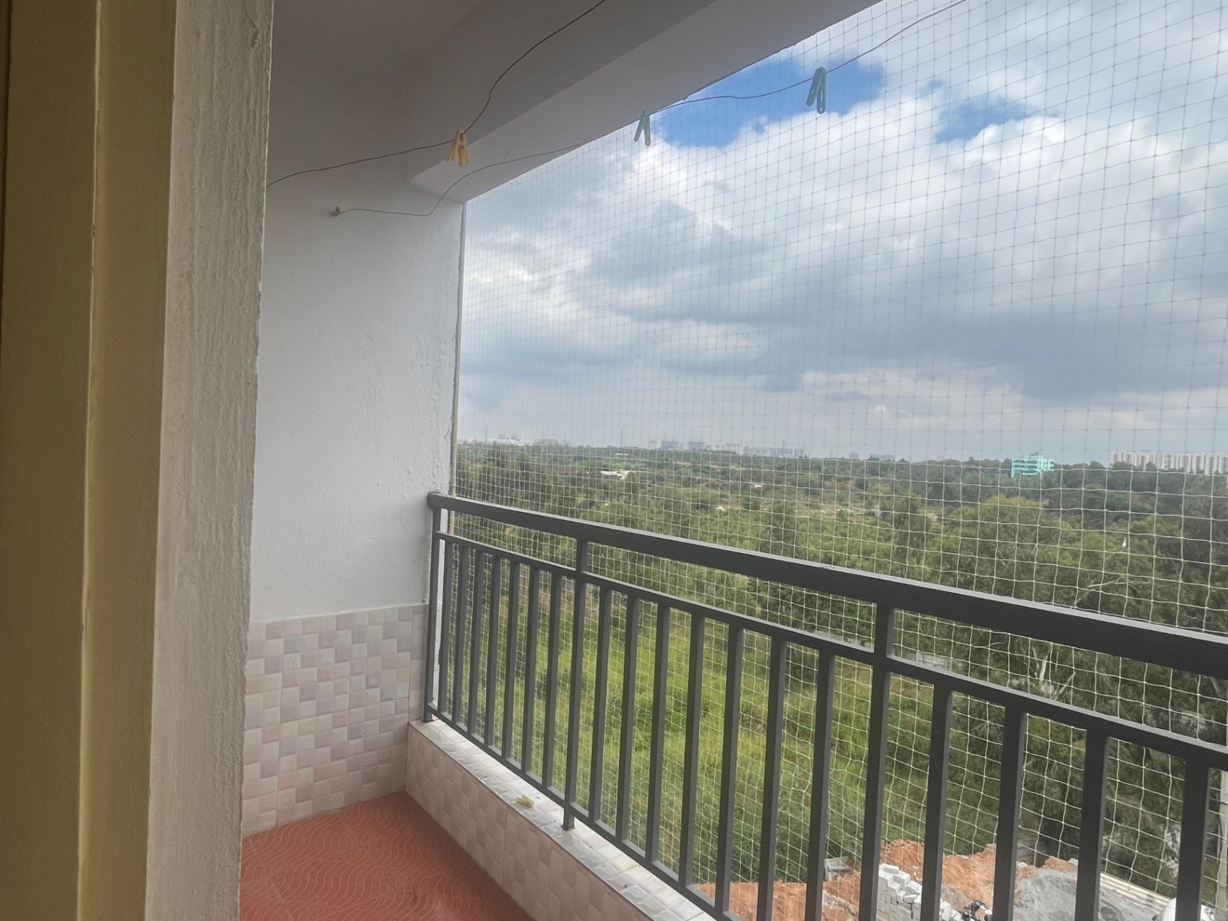 https://s3.ap-south-1.amazonaws.com/fmr.prod.media/ayzrr-1736846744093-28574