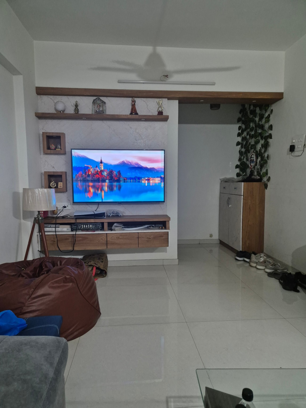 https://s3.ap-south-1.amazonaws.com/fmr.prod.media/bhwmb-1732295622313-21082