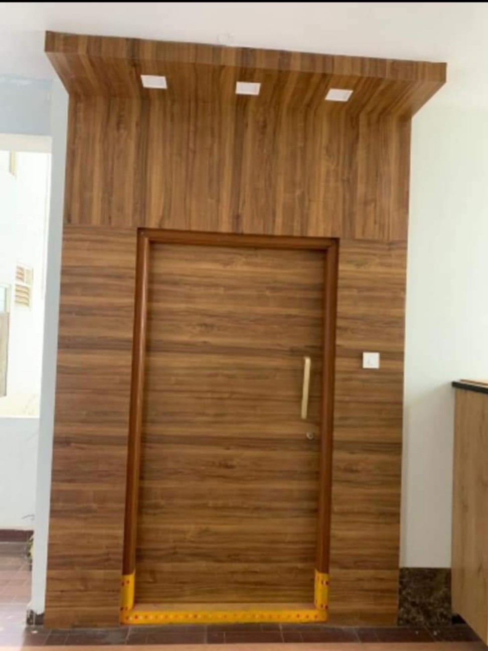 https://s3.ap-south-1.amazonaws.com/fmr.prod.media/diouz-1651401974832-33757
