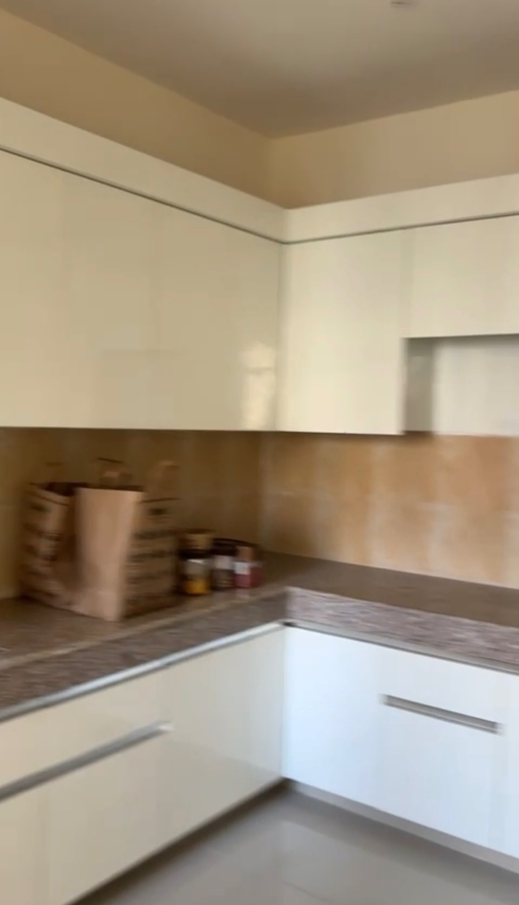https://s3.ap-south-1.amazonaws.com/fmr.prod.media/enbkl-1707331152004-17367