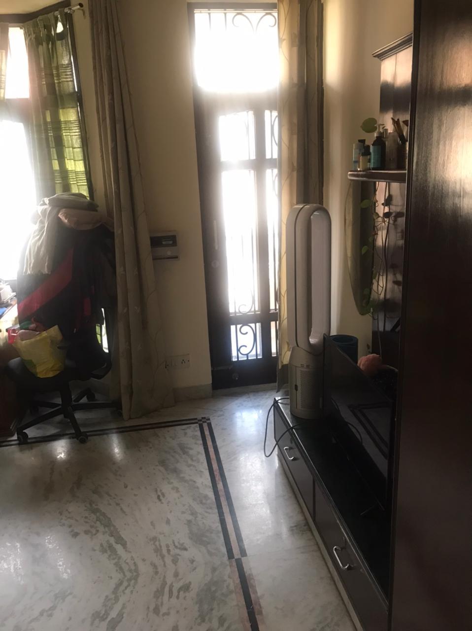 https://s3.ap-south-1.amazonaws.com/fmr.prod.media/fefym-1643044504782-30460