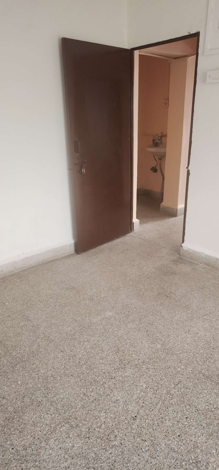 https://s3.ap-south-1.amazonaws.com/fmr.prod.media/gwzxt-1748511678827-43855