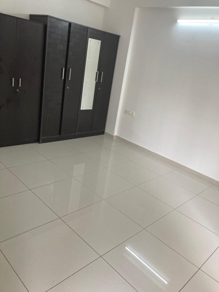https://s3.ap-south-1.amazonaws.com/fmr.prod.media/hinii-1687101608173-05736