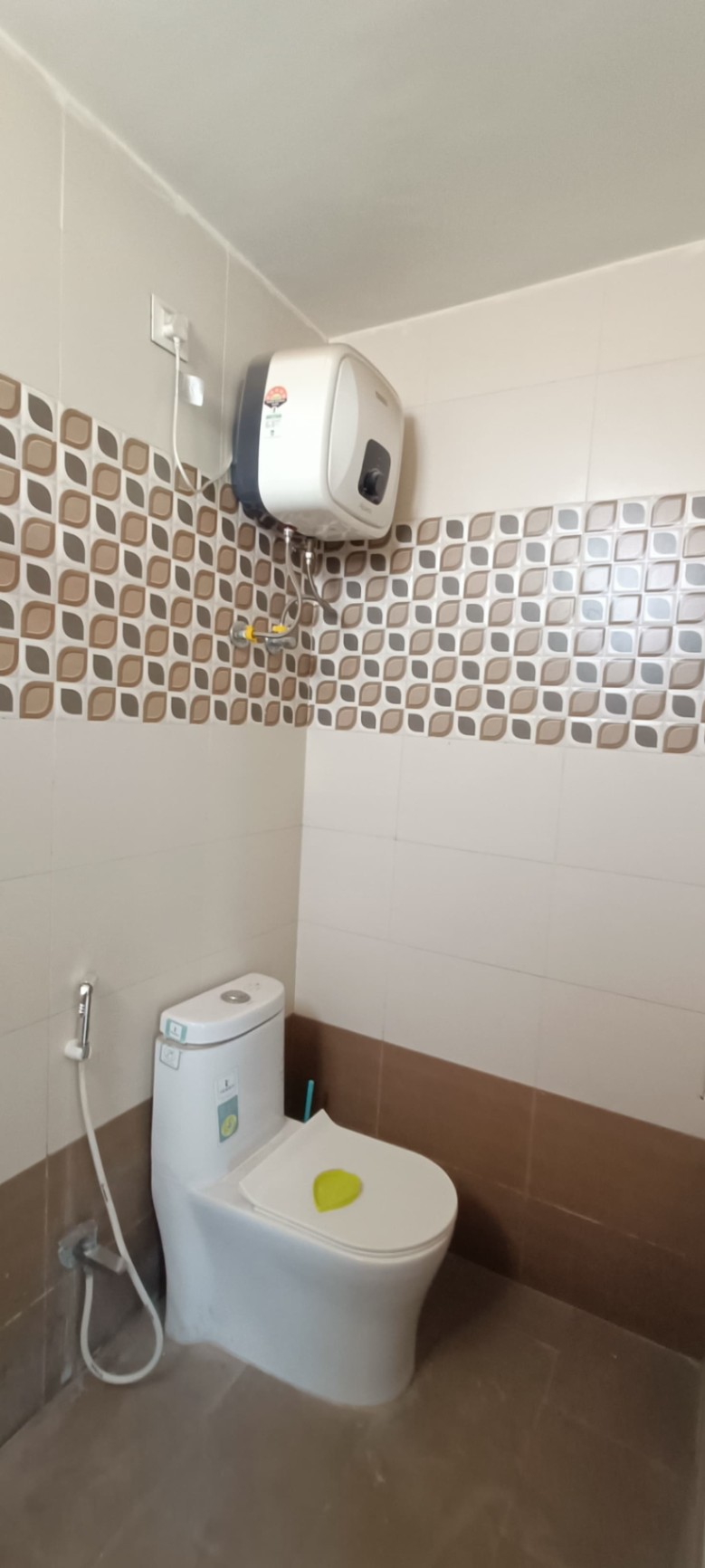 https://s3.ap-south-1.amazonaws.com/fmr.prod.media/hopvw-1744455707257-61173