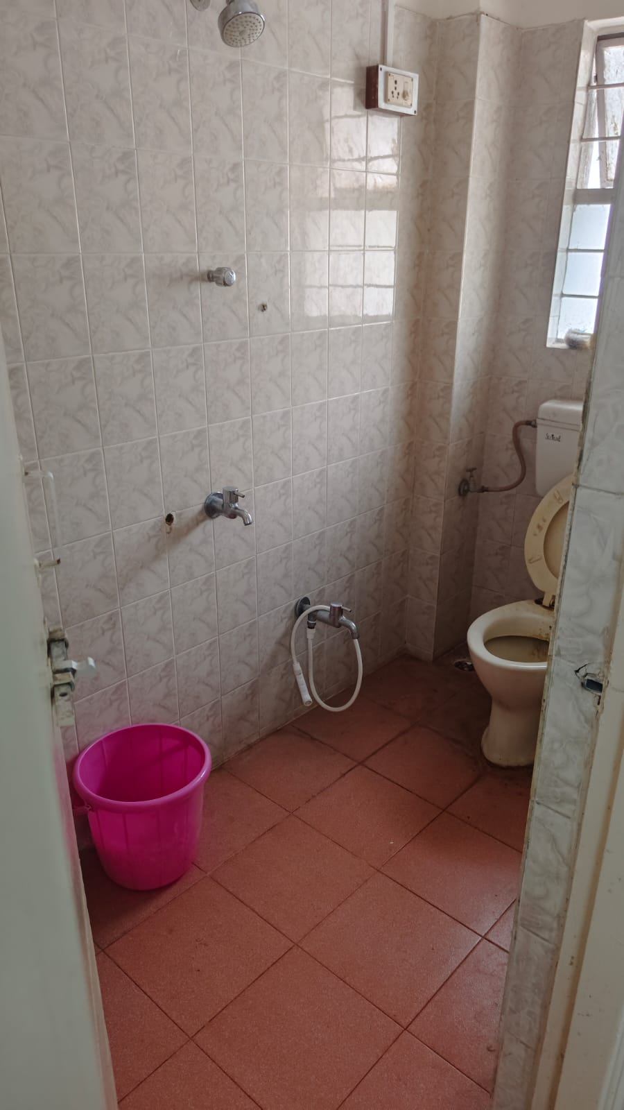 https://s3.ap-south-1.amazonaws.com/fmr.prod.media/ixkrx-1720360012739-04716